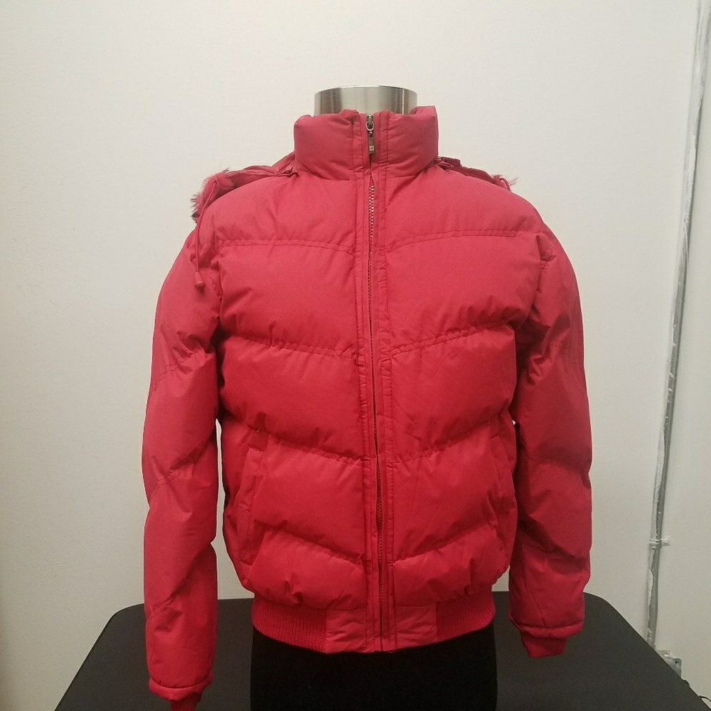 NEW WITHOUT TAGS Red Puffer Jacket Size M
